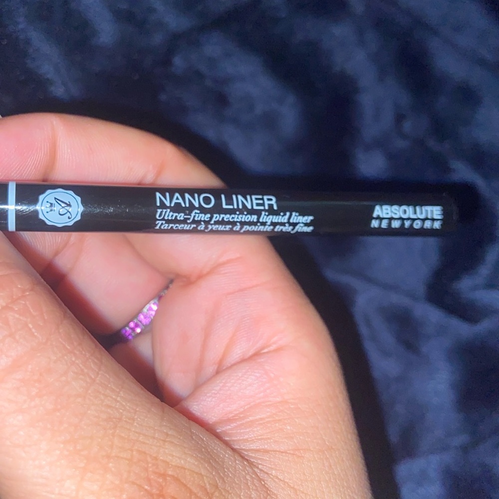 Absolute New York Nano Liner